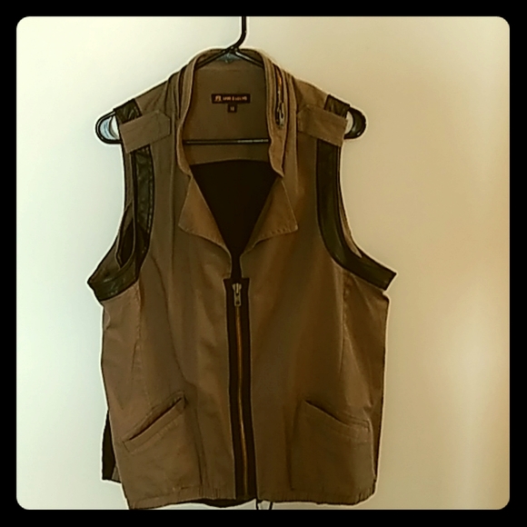 Love & Legend Women's Vest - Picture 1 of 4